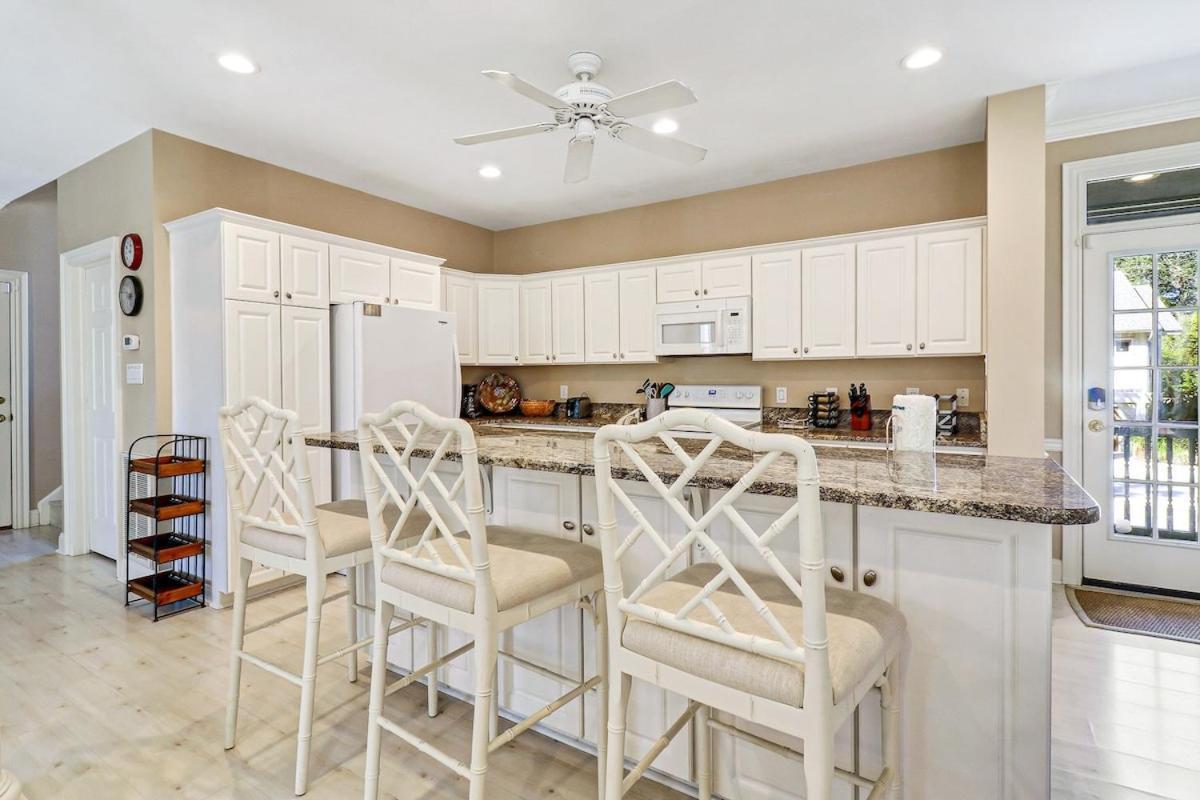 6 Bd 4 And One Half Bath Family Friendly Beach Home With Heated Pool Just A Block To The Beach Hilton Head Island Ngoại thất bức ảnh